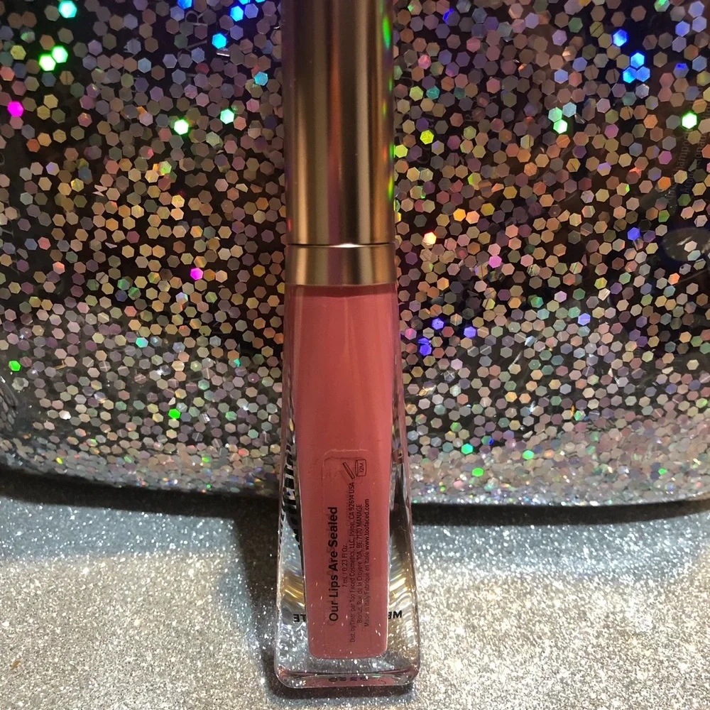 BNIB! Too Faced Melted Matte-Tallic Liquid Lipstick in Our Lips Are Sealed 🤫 👄